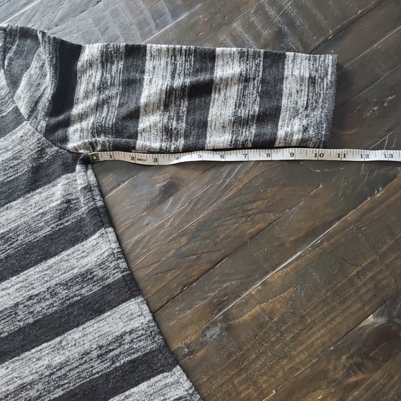 Suzy Shier cozy sweater dress - Picture 3 of 7